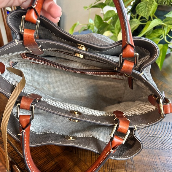 Mushroom and Tan Leather Dooney & Bourke bag - Picture 4 of 4